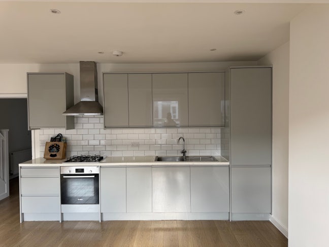 Newly Refurbished Double Room – Wembley Central Main Photo