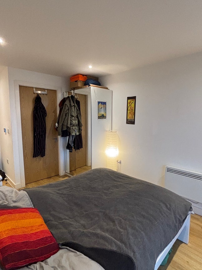 1 Room with En-suite, 3 bed flat, Ancoats Main Photo
