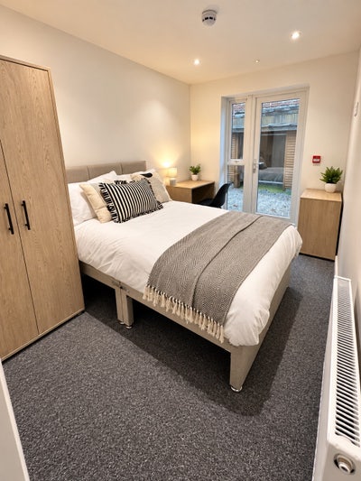 Brand New Furnished Ensuite Rooms |Zero Deposit Main Photo
