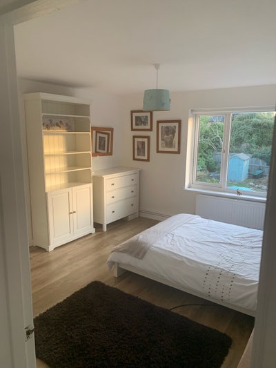 Large double room in Hucclecote Main Photo