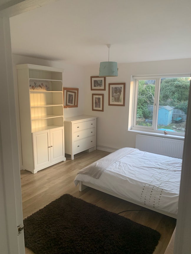 Large double room in Hucclecote Main Photo