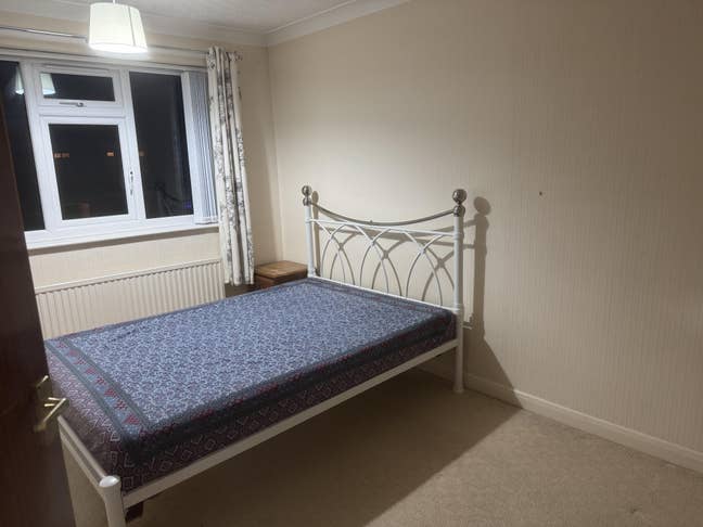 Ready to occupy Rooms near City center Main Photo