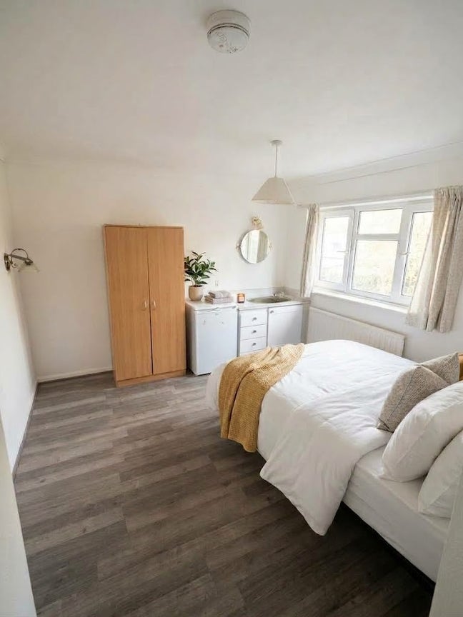 3 X Modern Double/Twin Rooms Available Now Main Photo