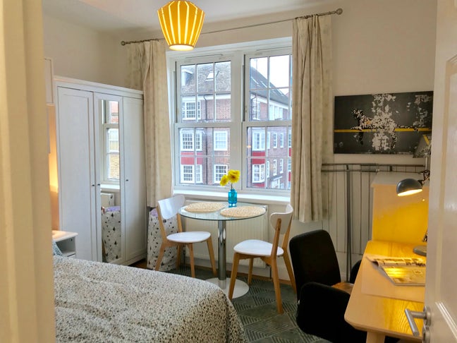 Spacious Double | Vauxhall | All Inclusive Main Photo