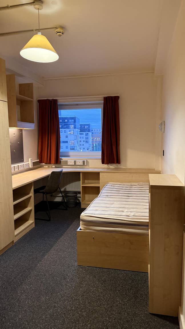 Female Room | Birmingham City Centre  Main Photo
