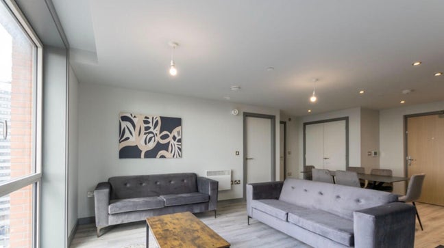 Double bedroom in Birmingham City Centre Main Photo