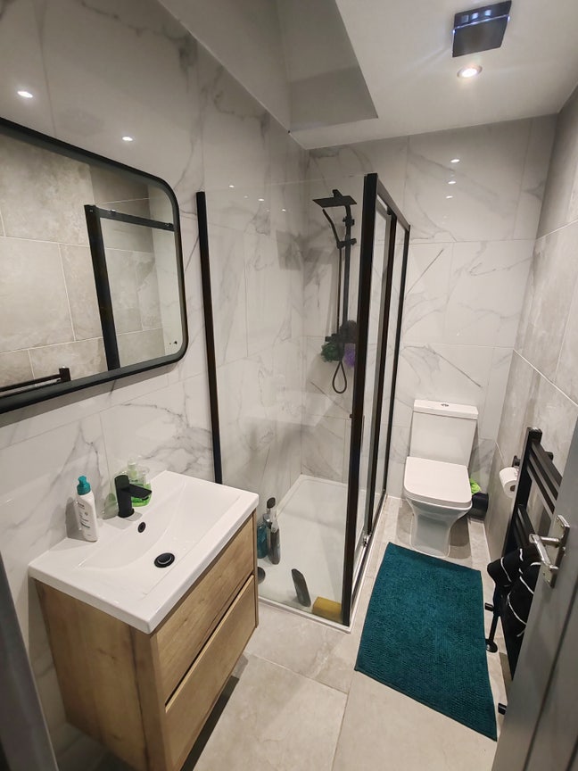 2 Rooms Available – Tenancy Takeover – Harriet Str Main Photo