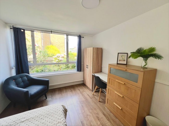 Awesome room in canning town - plaistow.  Main Photo