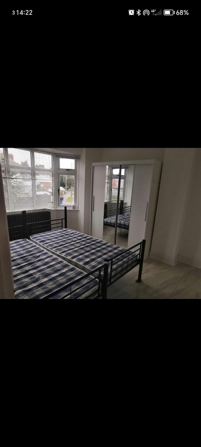 Room to rent  Main Photo