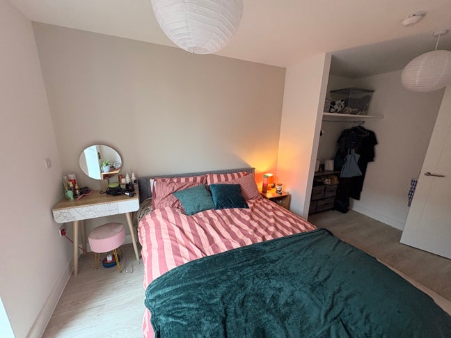 Room available - 31st October  Main Photo