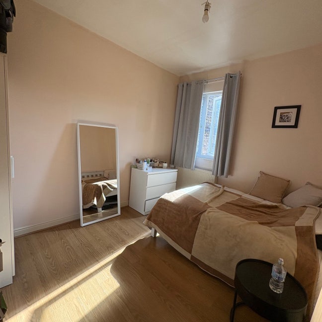 💷 &pound;750 , bills included/ moving asap Main Photo
