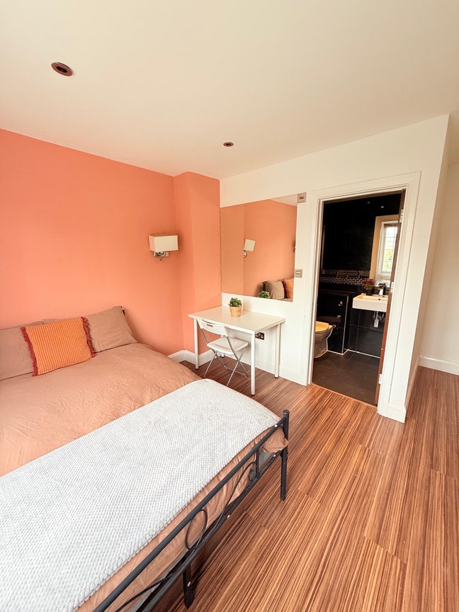 ✨🛏️ Ensuite Room to Let in Chiswick Main Photo