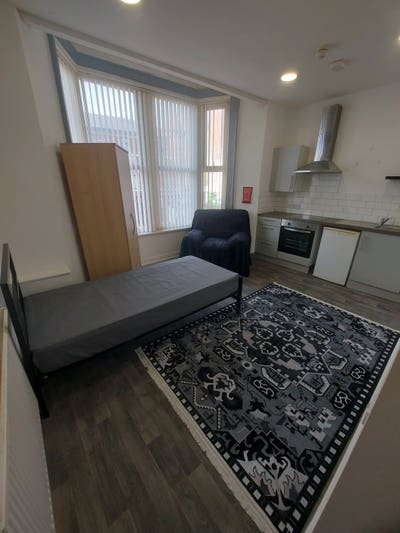 Self contained clean flat fully furnished  Main Photo