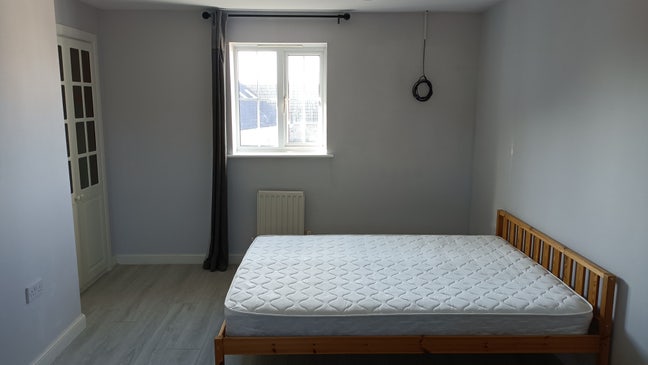 Double Ensuite & Single Bedroom Modern Townhouse Main Photo