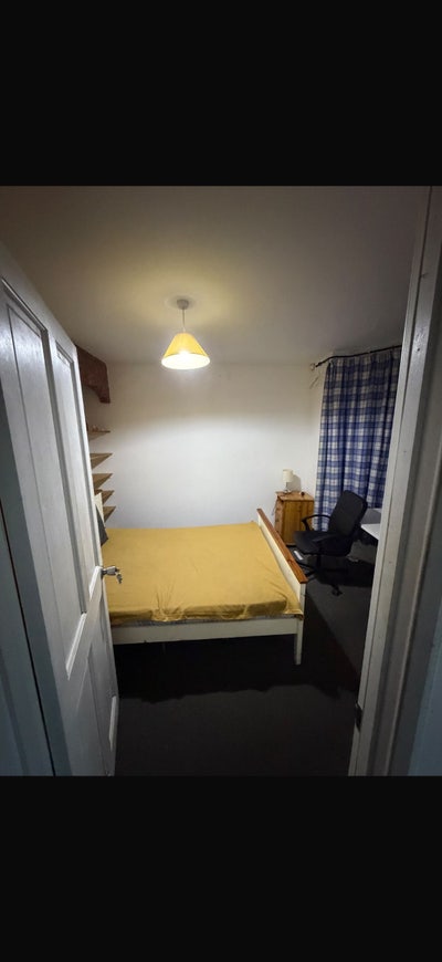 Room to rent Main Photo