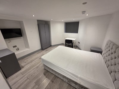 Double Room to rent in a 2 bed flat Main Photo