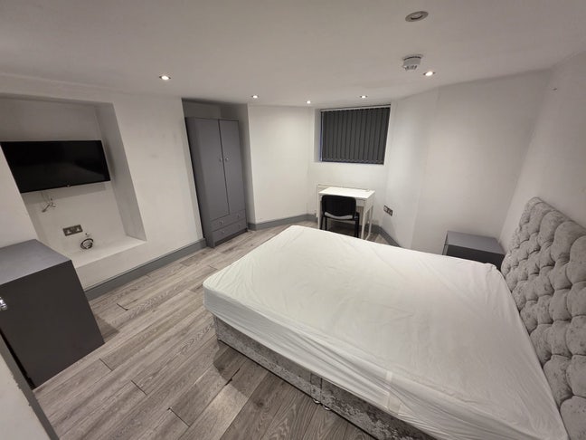 Double Room to rent in a 2 bed flat Main Photo