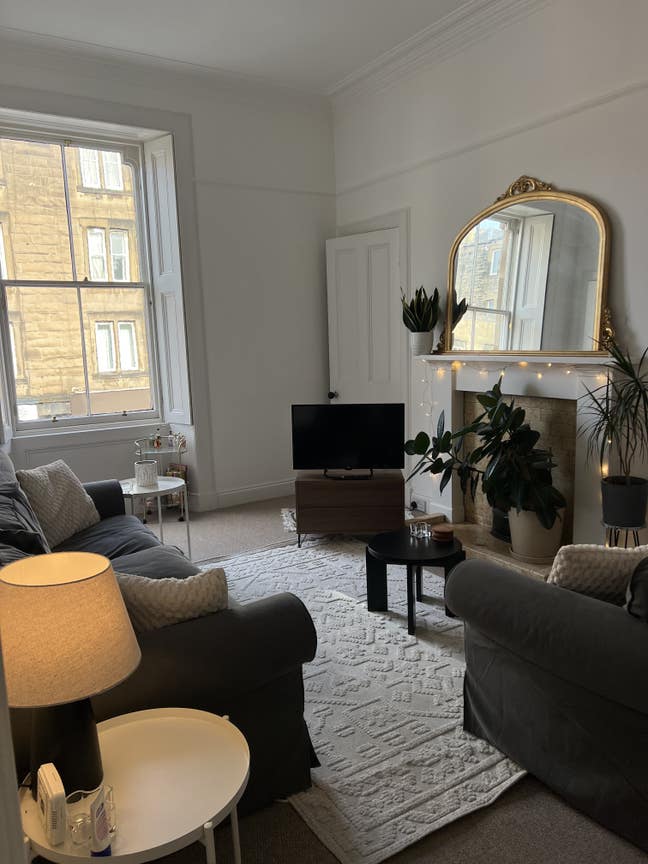 Double room in beautiful Dalry Colonies flat Main Photo