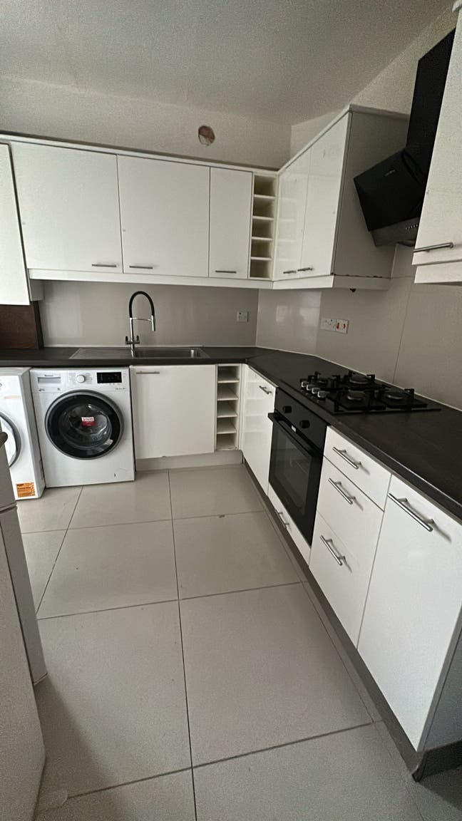 Hendon central Lovely furnished doubles &pound;850 Main Photo