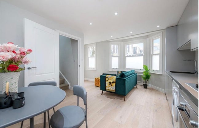 Double Room in W10 - Zone 2 Main Photo