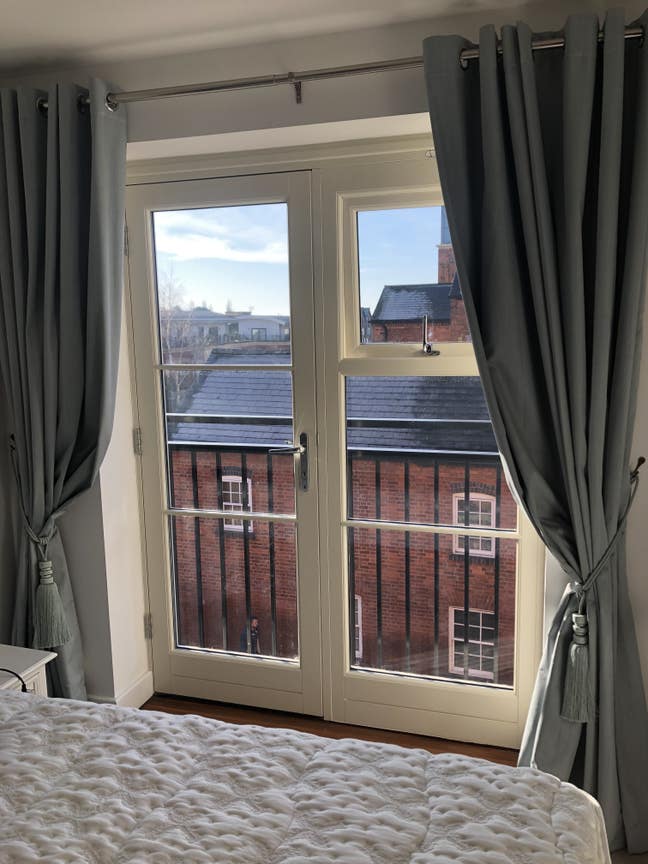 Stunning 1 bedroom secure flat in digliss  Main Photo