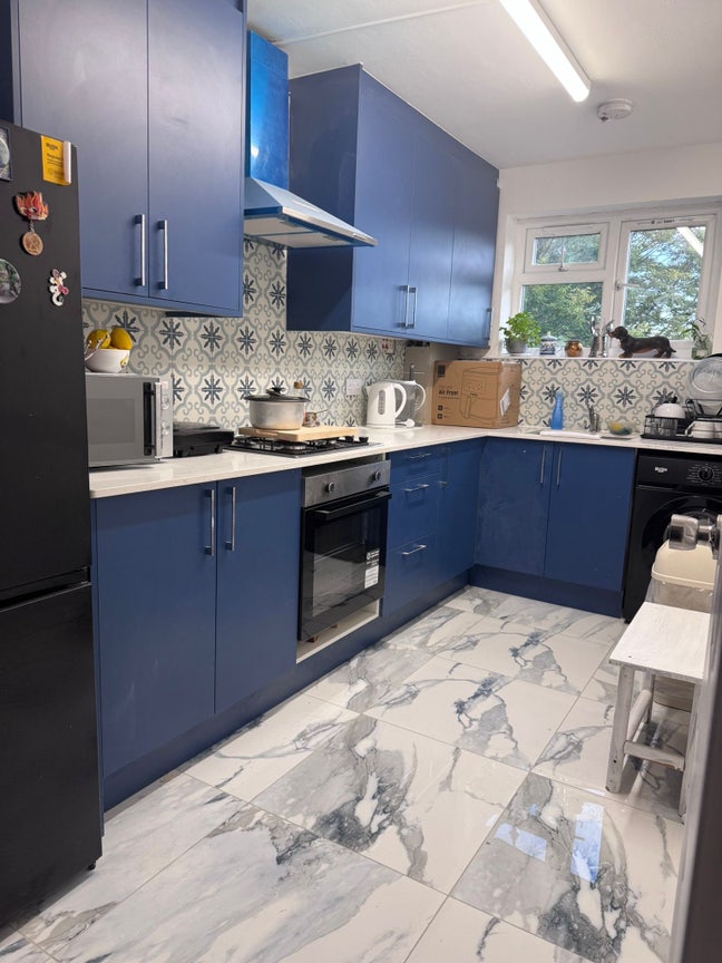 One large specious double room  Main Photo