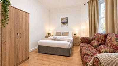 Available Now - Double Rooms - Edgware Road  Main Photo