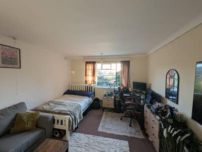 Massive room in a well located flat  Main Photo