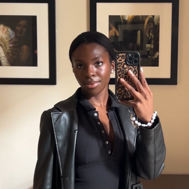 Currently looking to move out into a female o... Main Photo