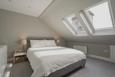 Gorgeous bedroom in Stockbridge  Main Photo