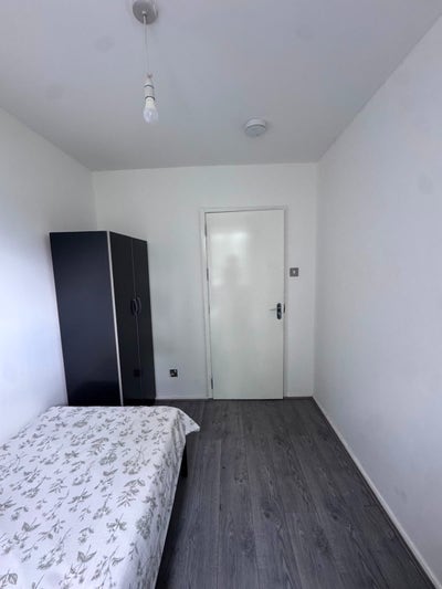 Modern Double Room in Canary Wharf Available Now Main Photo
