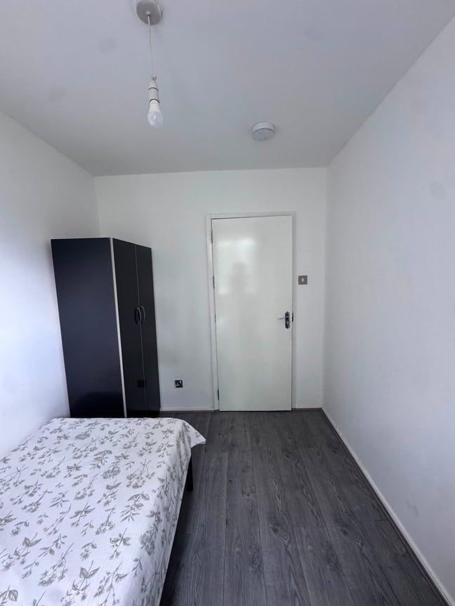 Modern Double Room in Canary Wharf Available Now Main Photo