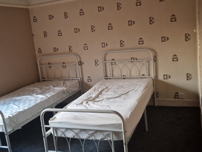 Double Room to let Main Photo
