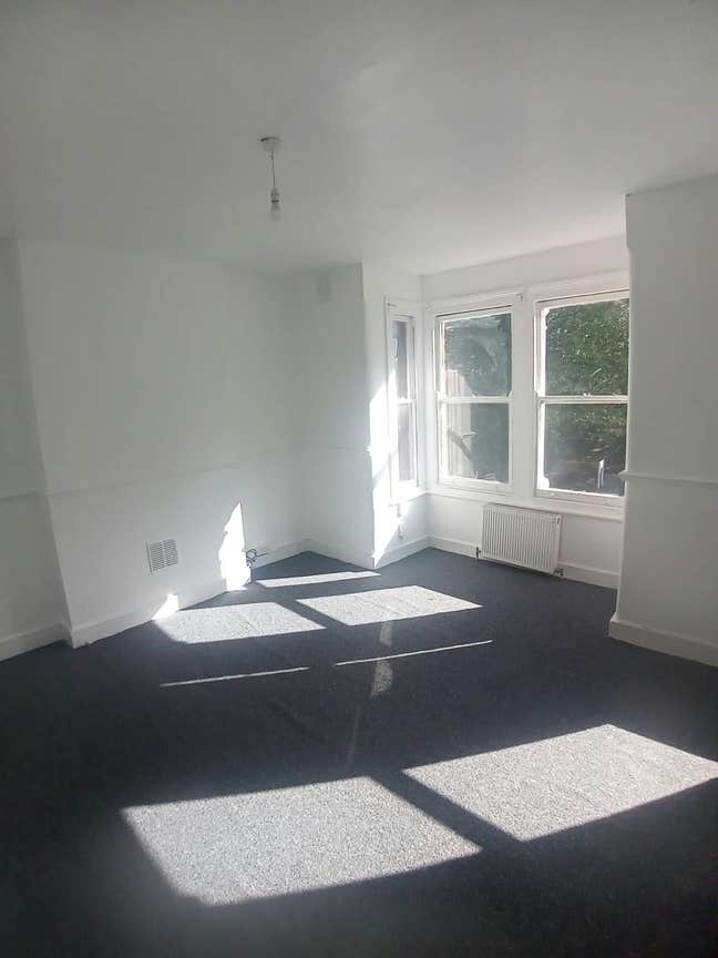 Private Lounge &pound;1,000| Dbl Rm &pound;750 |1-2 Occupants Main Photo