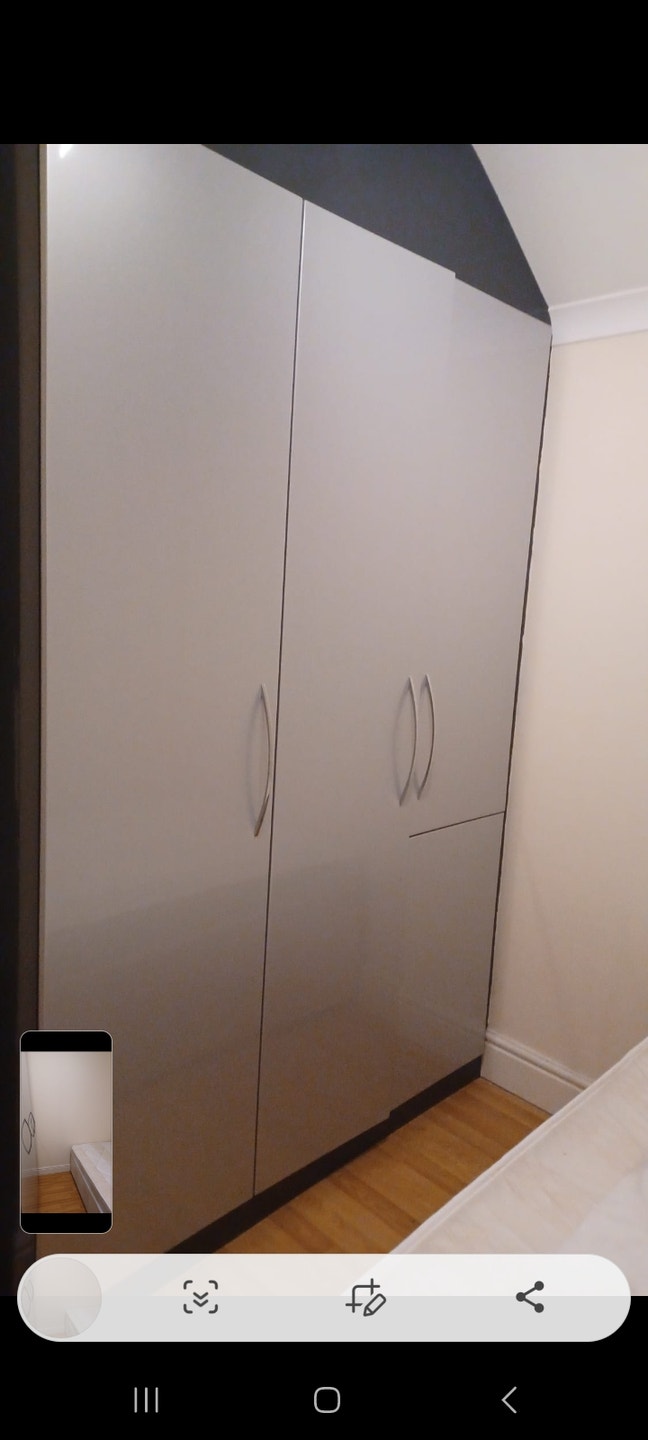 Small single Room Main Photo