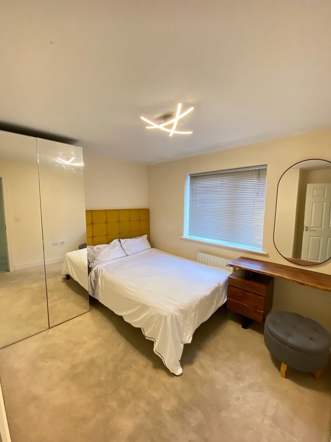Bills Included - Double Room - Romford RM1 Main Photo