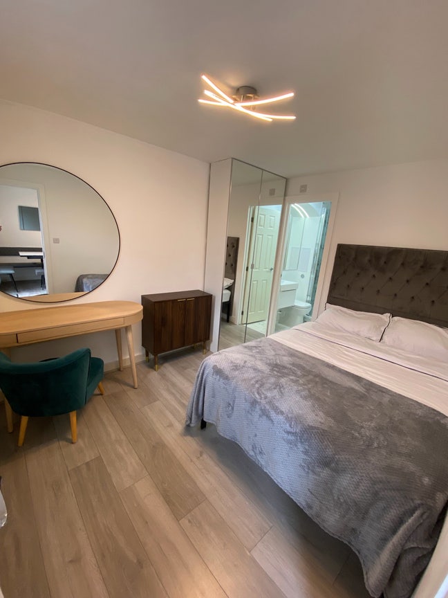 En-Suite Double Room -Bills included-Romford Main Photo