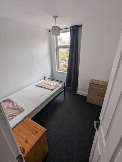 1 Room Available - Single Room - Bills Included  Main Photo