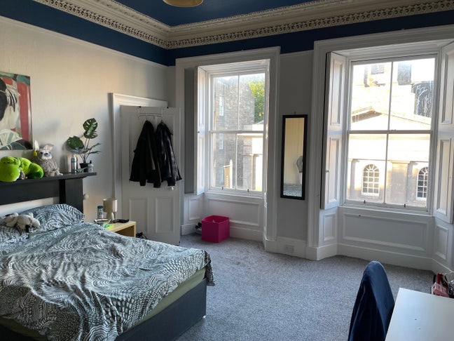 HUGE Double Room in Central Newington Main Photo
