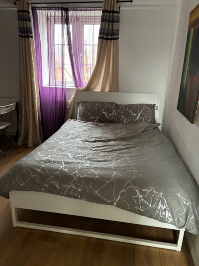 3 double bedroom flat for rent in Whitechapel  Main Photo