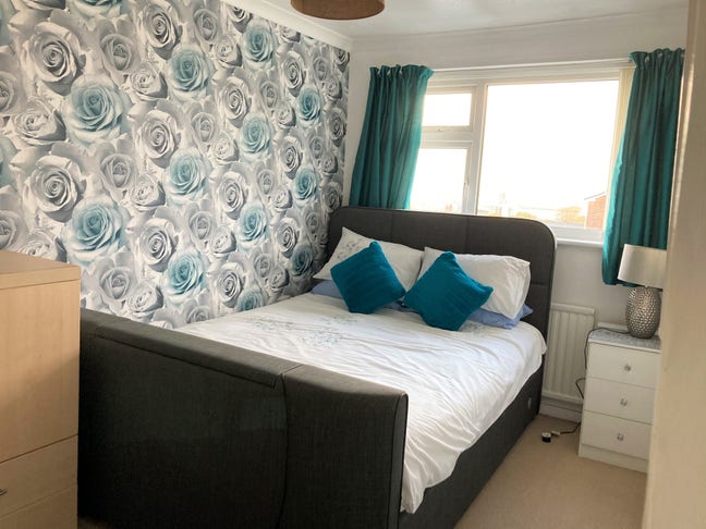Double room short term let  Main Photo