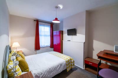 A Double Room in a Sociable Household Main Photo