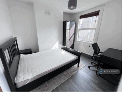 2 rooms in 3 bed available in Elephant & Castle Main Photo