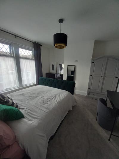 Two Double rooms available - Newly refurbished  Main Photo