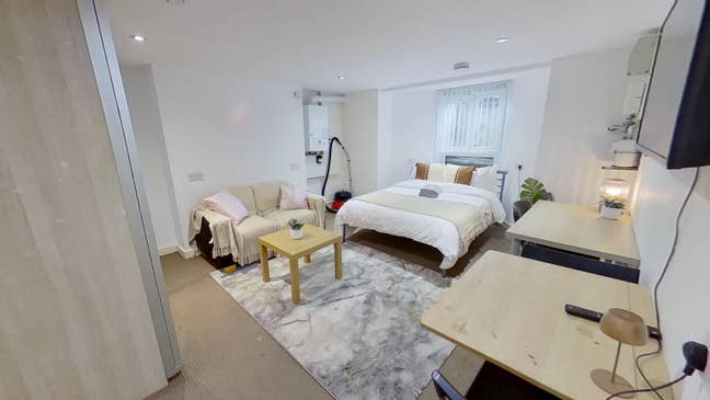 1BD Studio Flat Close to City Centre Main Photo
