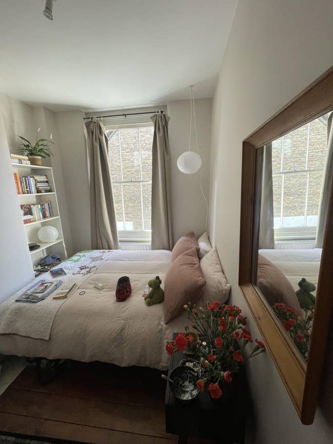 Lovely Room in Bethnal Green House :) Main Photo