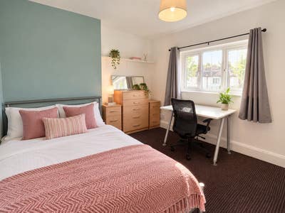 🏠 Large Double Spacious Room - Iffley Rd Main Photo