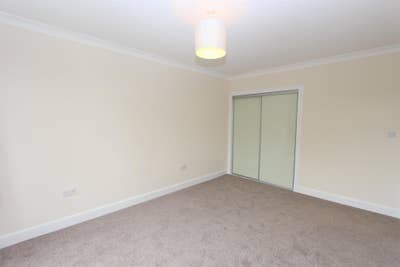 Looking for a new flat mate Main Photo