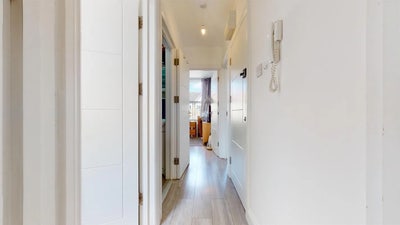 Urgently looking for a third flatmate  Main Photo