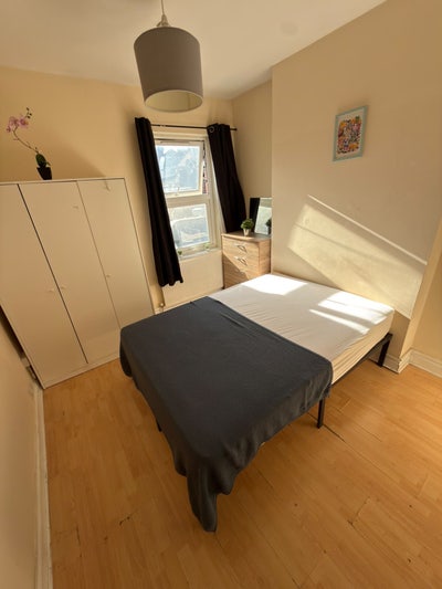 Double Room - Dollis Hill  Main Photo